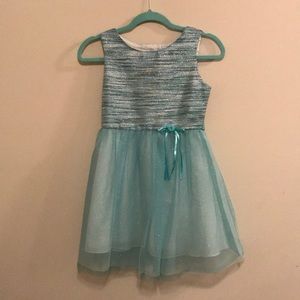 Beautiful knee length dress for any occasion.